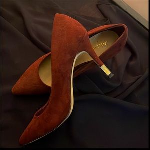 Burgundy pumps! Comfy . 3 inch heels